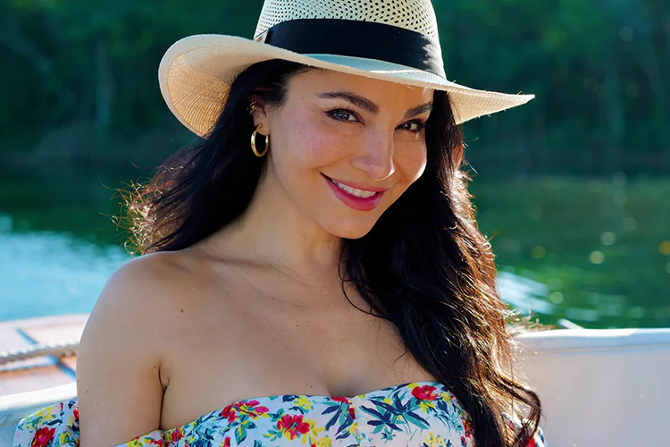 Martha Higareda anuncia su embarazo tras cirugía por miomas uterinos