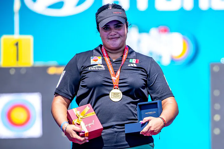 Maya Becerra se viste de oro como monarca mundial de tiro con arco