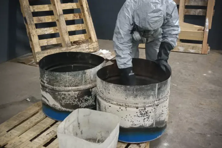 Inédito: En Michoacán, aseguran laboratorios clandestinos y 42 toneladas de metanfetamina