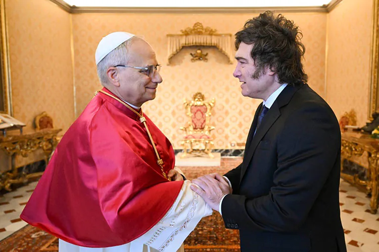 ¿Viajará a Argentina? El papa León XIV recibe por primera vez a Javier Milei