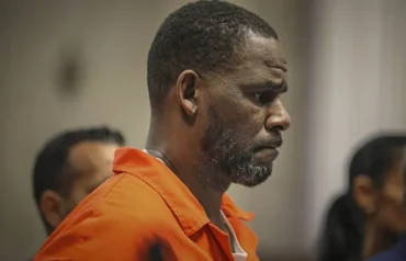 El cantante R Kelly sufrió sobredosis en prisión y fue hospitalizado; su defensa denuncia negligencia