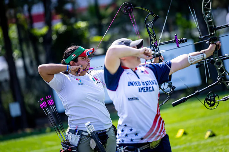 Maya Becerra y Mariana Bernal pasan a semis de Copa del Mundo de Tiro con Arco