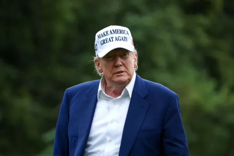 Trump “podría o no” unirse a guerra contra Irán; Khamenei advierte “daños irreparables”