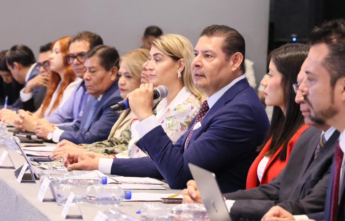 Armenta suma a municipios en obra pública con 50 MDP