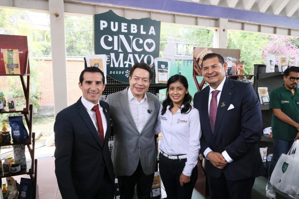 <blockquote class="twitter-tweet"><p lang="es" dir="ltr">🏆 ¡Puebla es sede de los mejores eventos deportivos! 🙌🏼<br><br>En compañía de <a href="https://twitter.com/mario_delgado?ref_src=twsrc%5Etfw">@mario_delgado</a>, titular de la <a href="https://twitter.com/SEP_mx?ref_src=twsrc%5Etfw">@SEP_mx</a> , y <a href="https://twitter.com/Rommel_Pacheco?ref_src=twsrc%5Etfw">@Rommel_Pacheco</a>, director de la <a href="https://twitter.com/conadeoficial?ref_src=twsrc%5Etfw">@conadeoficial</a>, asistimos a la presentación de los Juegos Deportivos Nacionales Escolares 2025. <a href="https://twitter.com/hashtag/PorAmorAPuebla?src=hash&ref_src=twsrc%5Etfw">#PorAmorAPuebla</a> y al deporte, con… <a href="https://t.co/o1Sx8gLd2N">pic.twitter.com/o1Sx8gLd2N</a></p>— Alejandro Armenta (@armentapuebla_) <a href="https://twitter.com/armentapuebla_/status/1929996613990097139?ref_src=twsrc%5Etfw">June 3, 2025</a></blockquote> <script async src="https://platform.twitter.com/widgets.js" charset="utf-8"></script>