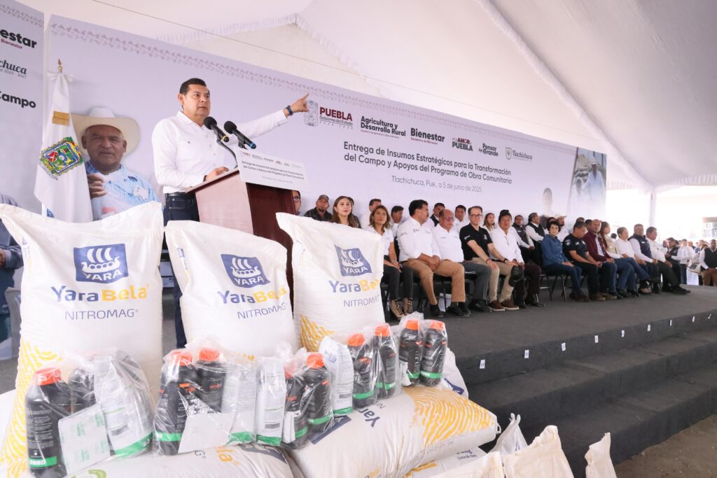 🤝🏻En #Tlachichuca nos reunimos con presidentas y presidentes municipales para coordinar acciones que favorezcan a la microrregión.🏠🫂Porque los grandes cambios empiezan desde lo local, escuchando y trabajando en equipo, siempre con el respaldo de nuestra presidenta, la Dra.… pic.twitter.com/QVc0rHitai— Alejandro Armenta (@armentapuebla_) June 6, 2025