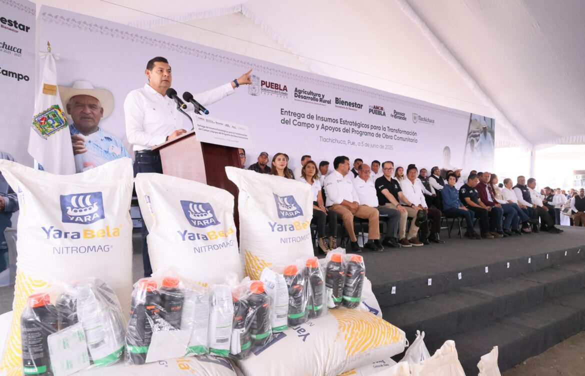 Gobernador apoya a Tlachichuca con 18 mdp
