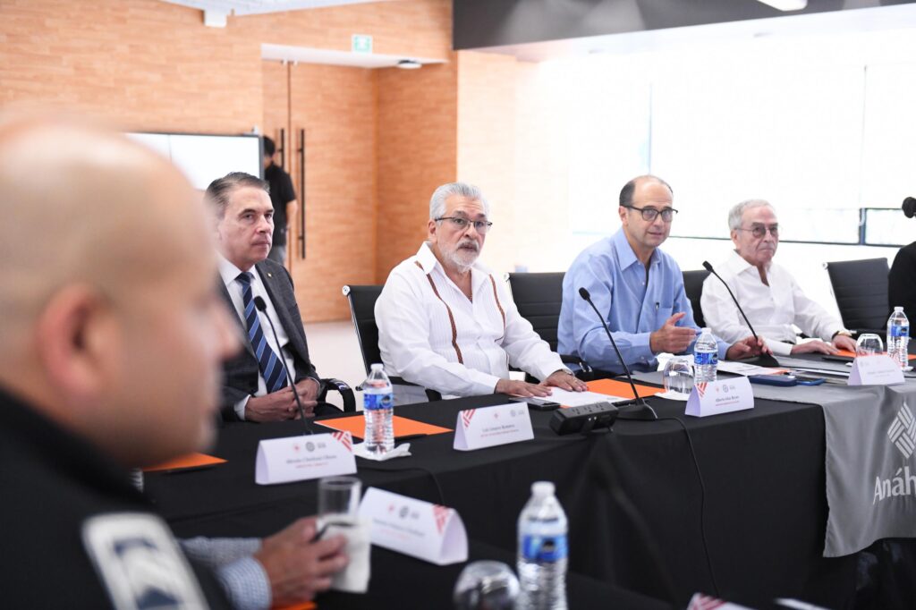 🤝💡 "Xalapa: Alcalde pide ayuda ciudadana para mejorar seguridad" 🚔