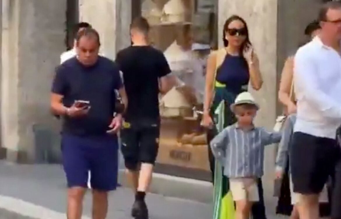 Captan a Cuauhtémoc Blanco paseando en Milán