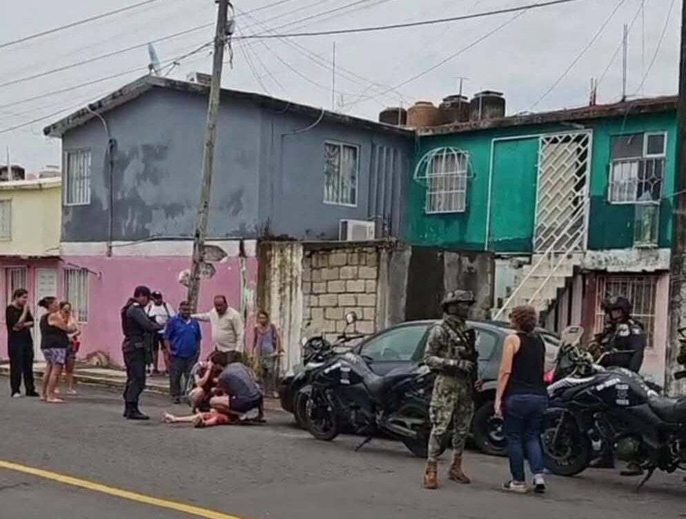 Mujer es atacada a machetazos tras pleito vecinal por un perro