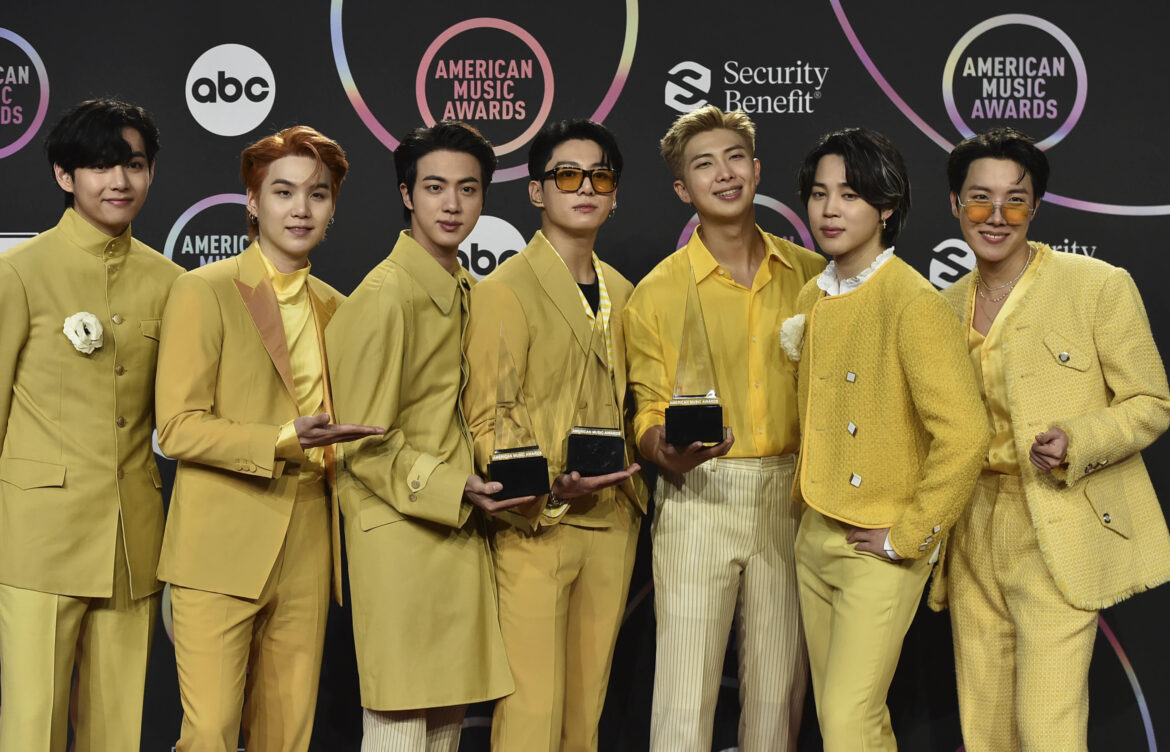 BTS completa servicio militar y planea regreso