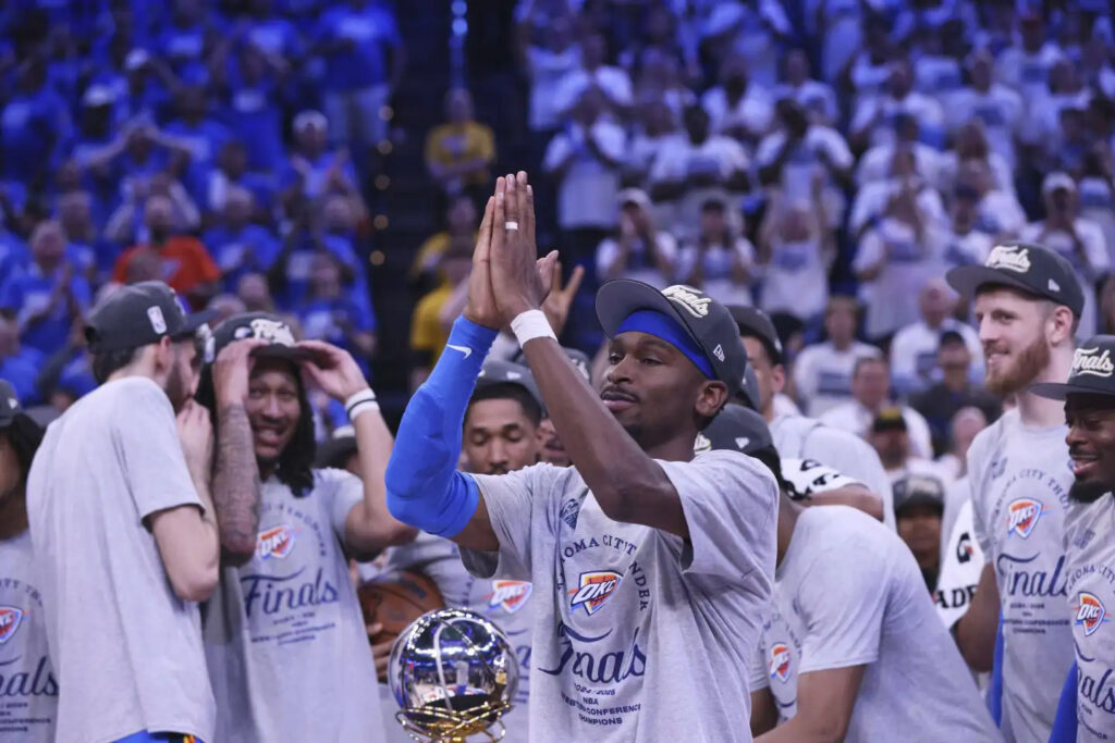 Oklahoma City Thunder e Indiana Pacers disputarán las Finales NBA 2025 desde este jueves, en un duelo de jóvenes estrellas que reescribe la historia de la liga.