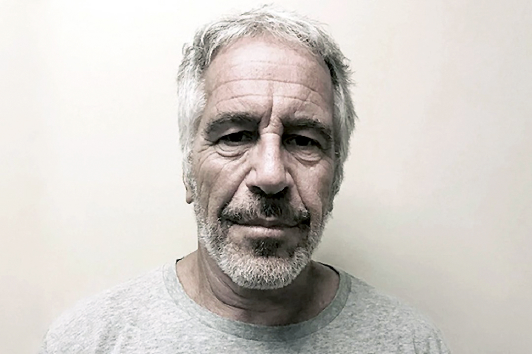 FBI descarta lista de clientes y homicidio de Epstein