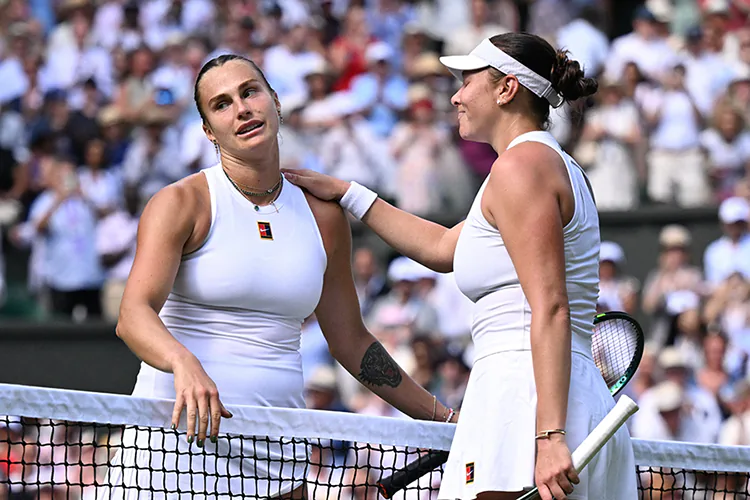 Aryna Sabalenka confiesa “relación de odio” con Wimbledon tras caer en semifinales