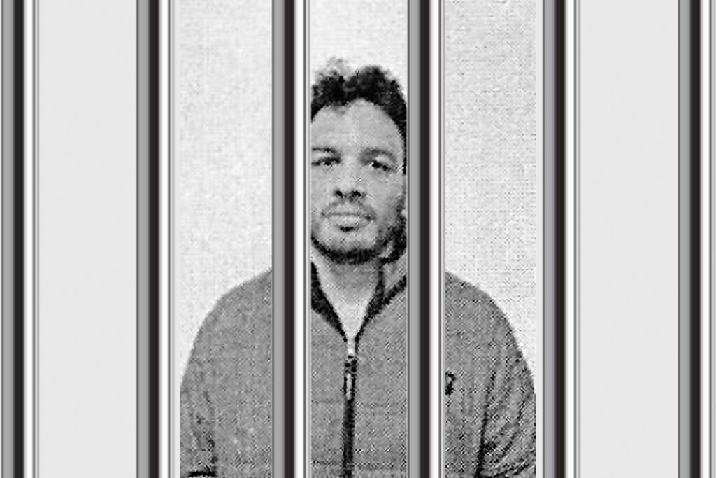 #FGRInforma | Julio “C”, quien cuenta con una orden de aprehensión en México, desde marzo de 2023, por delincuencia organizada y tráfico de armas, fue detenido este día por las autoridades norteamericanas, en la ciudad de Los Ángeles, California. 1/2 pic.twitter.com/jkawkeuD2N— FGR México (@FGRMexico) July 3, 2025