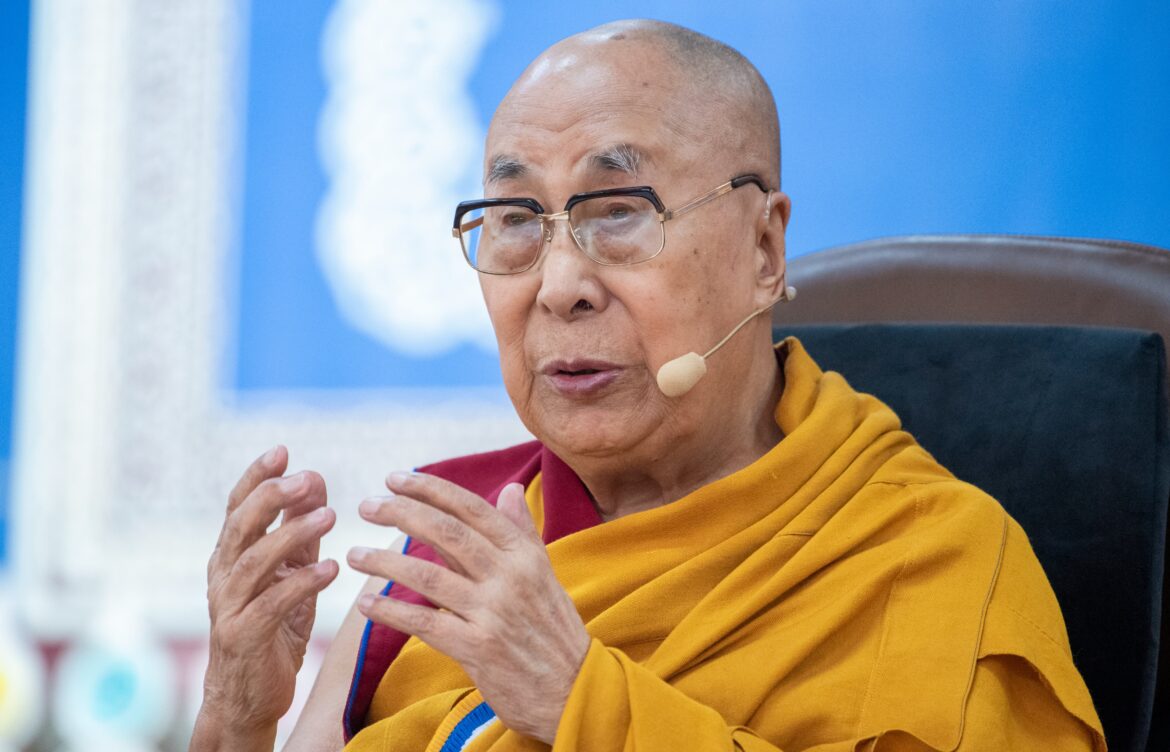 Dalái Lama perfila su enigmática sucesión global
