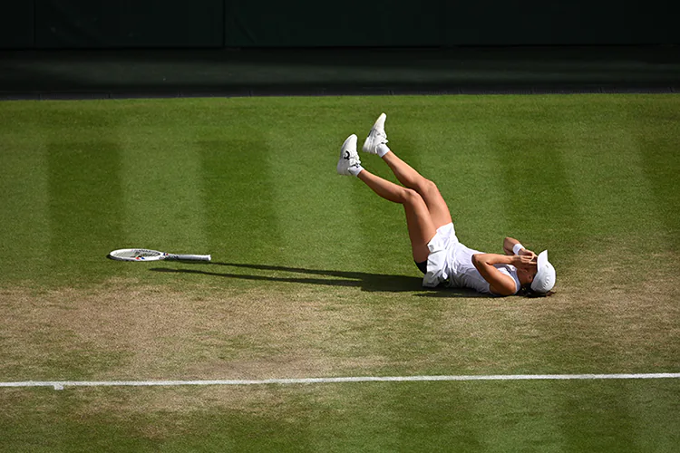 Iga Swiatek pide a críticos que “la dejen en paz” tras conquistar Wimbledon