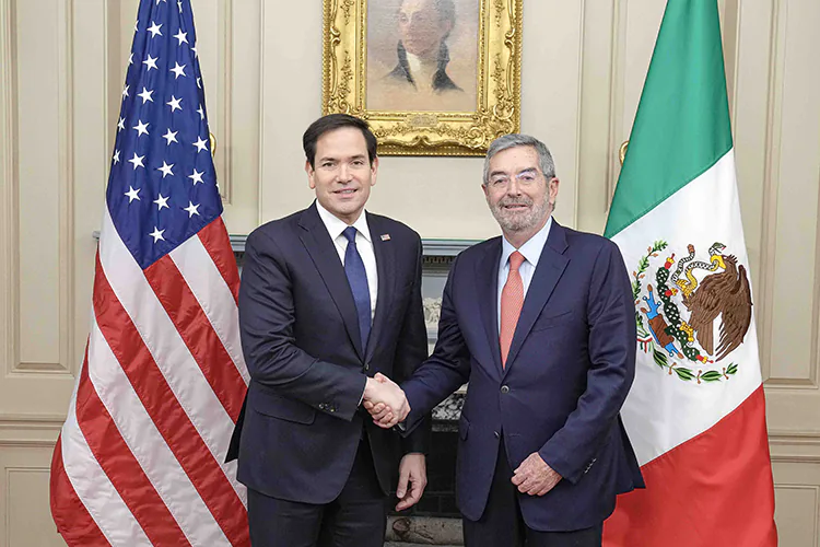Juan Ramon de la Fuente y Marco Rubio acuerdan reunión México-EU en Washington