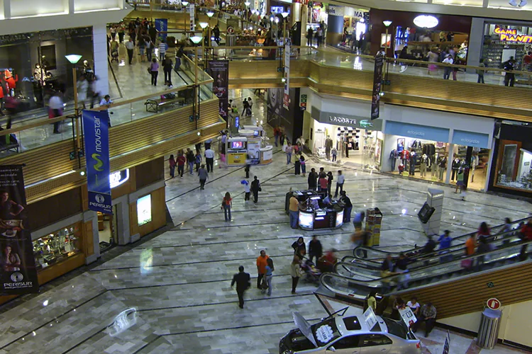 Consumo privado en México repunta 1.1% en abril: Inegi