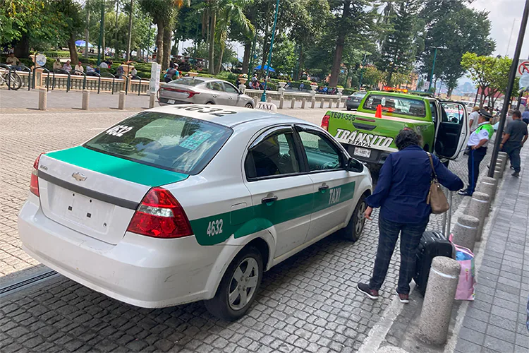 Nahle “meterá en cintura” a quienes suban tarifas de taxis en Veracruz
