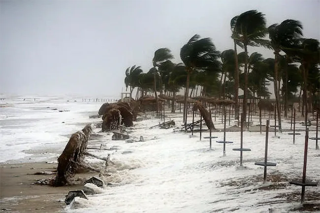 Clima en México | Huracán Flossie se degrada a categoría 1 y se aleja del país