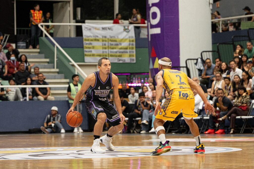 El Ave Púrpura le responde a su afición en su primer juego como local.
