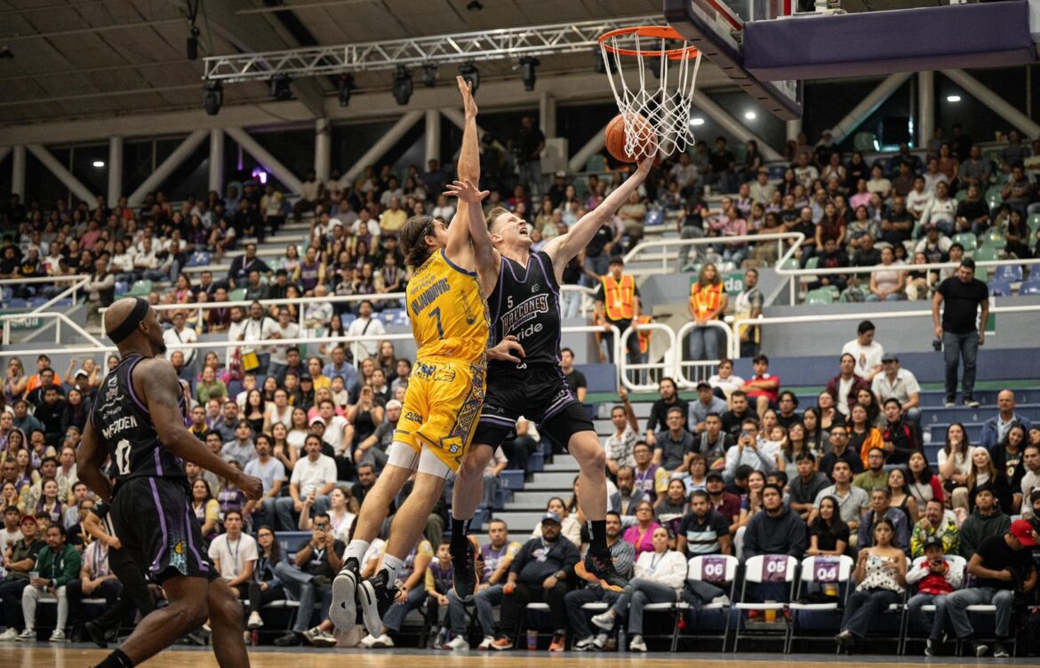 Halcones de Xalapa debuta con triunfo en casa