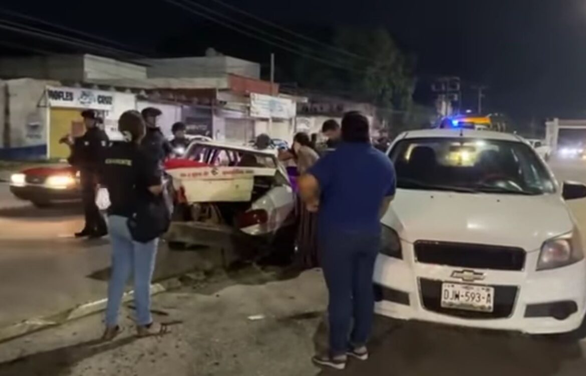 Mujer sustrae a gemelos tras accidente vial