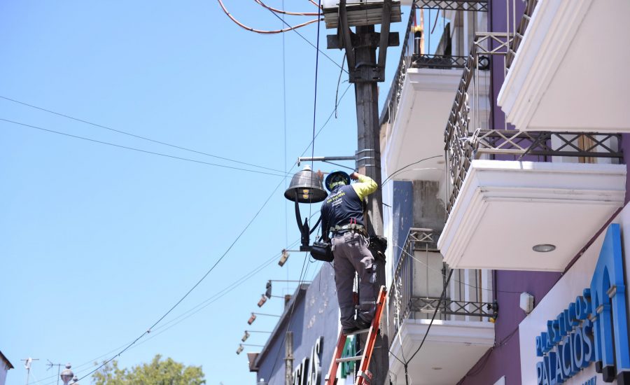 Inicia proyecto de instalación de cableado subterráneo en la calle Abasolo de Xalapa