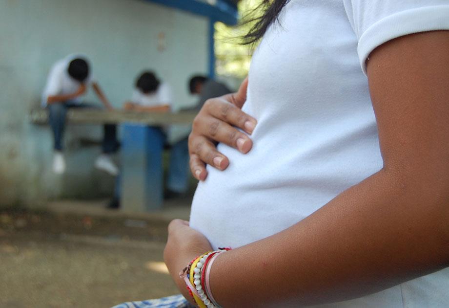 Embarazo infantil rompe récord y exige respuesta