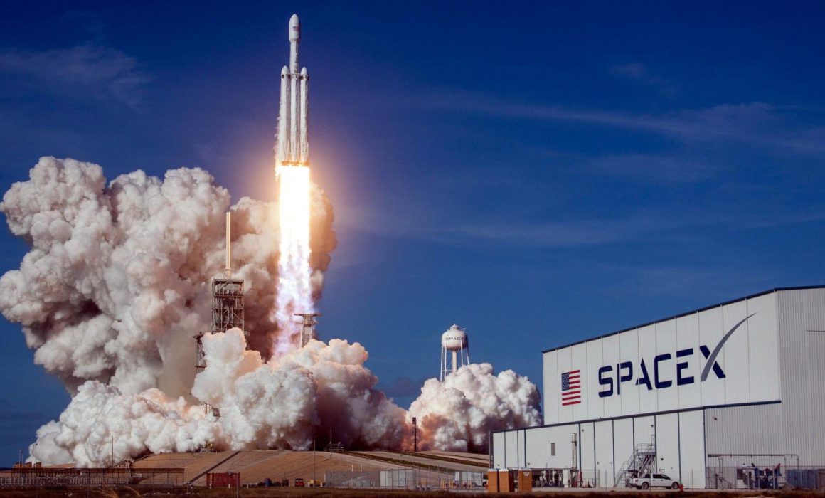 México analiza sanciones contra SpaceX tras caída de cohete en el Golfo de México