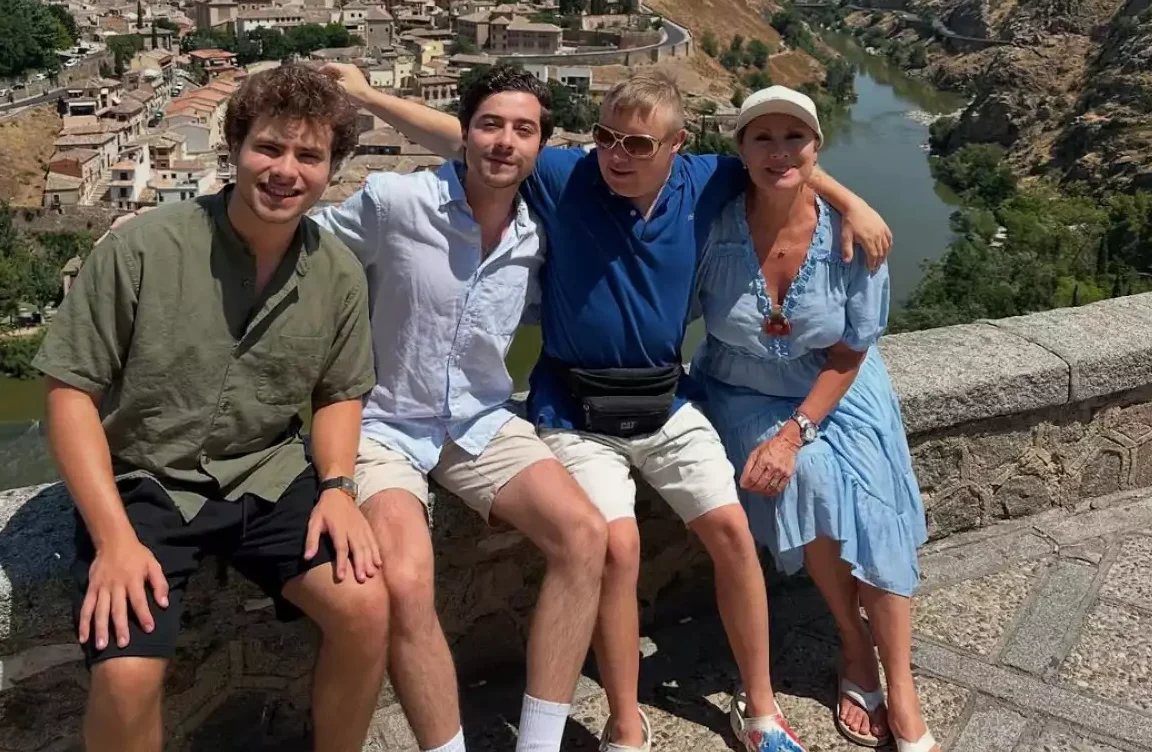 Sorpresivo reencuentro en España entre Lety Calderón y Juan Collado