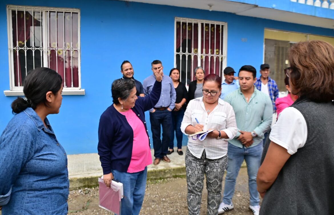 Daniela Griego recorre colonias de Xalapa para atender solicitudes vecinales