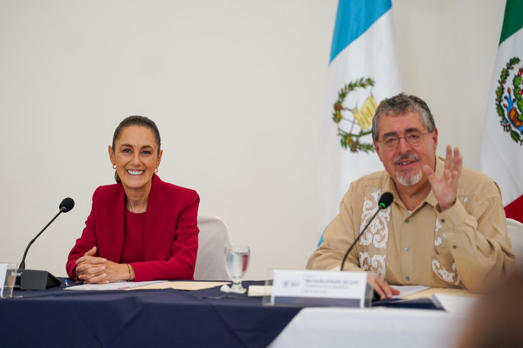 Sheinbaum arriba a Guatemala para reunión bilateral con Arévalo