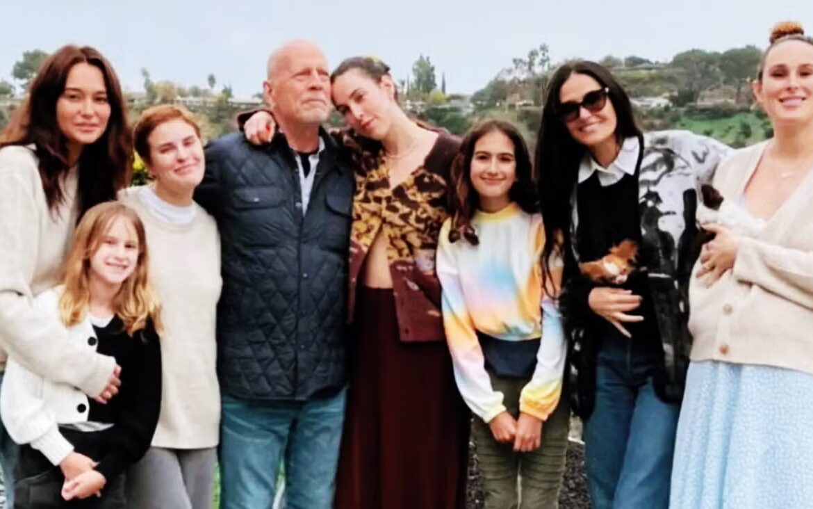 Bruce Willis ya no vive con su familia por la demencia que padece