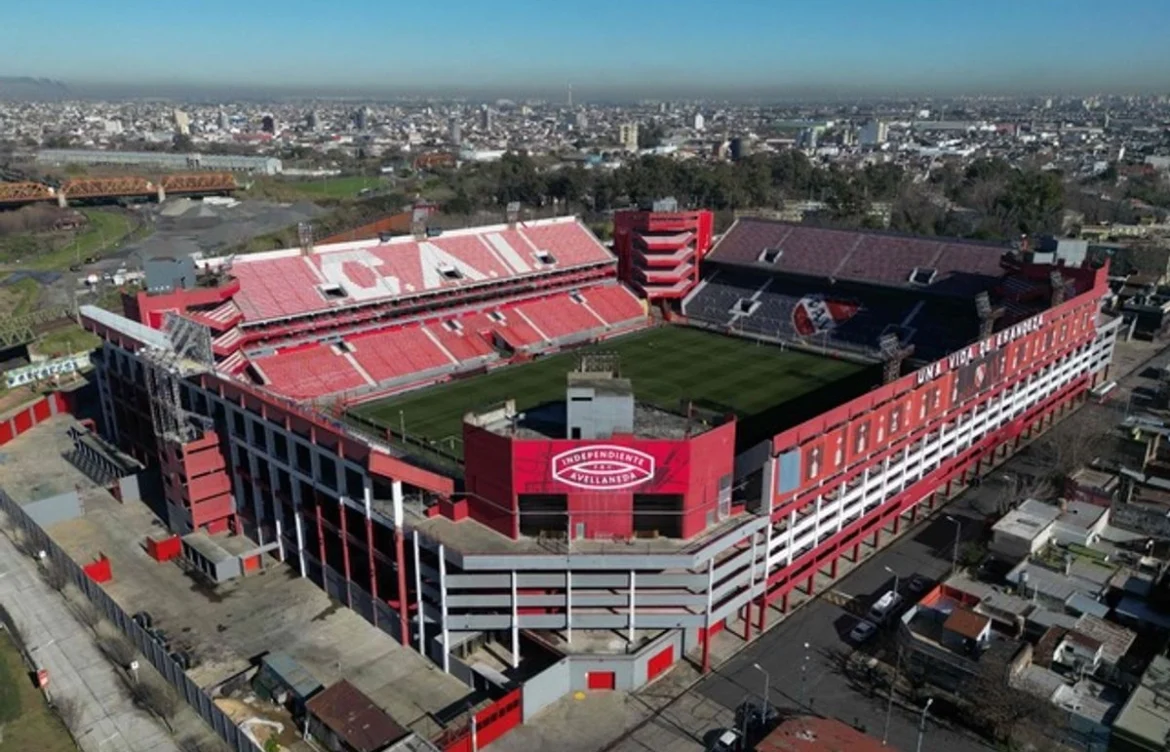 FIFA y Conmebol condenan violencia en partido de Copa Sudamericana; advierten sanción