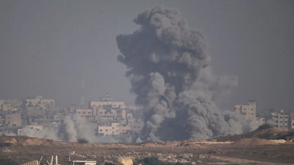 Periodistas, médicos y rescatistas, víctimas del más reciente ataque israelí contra Gaza