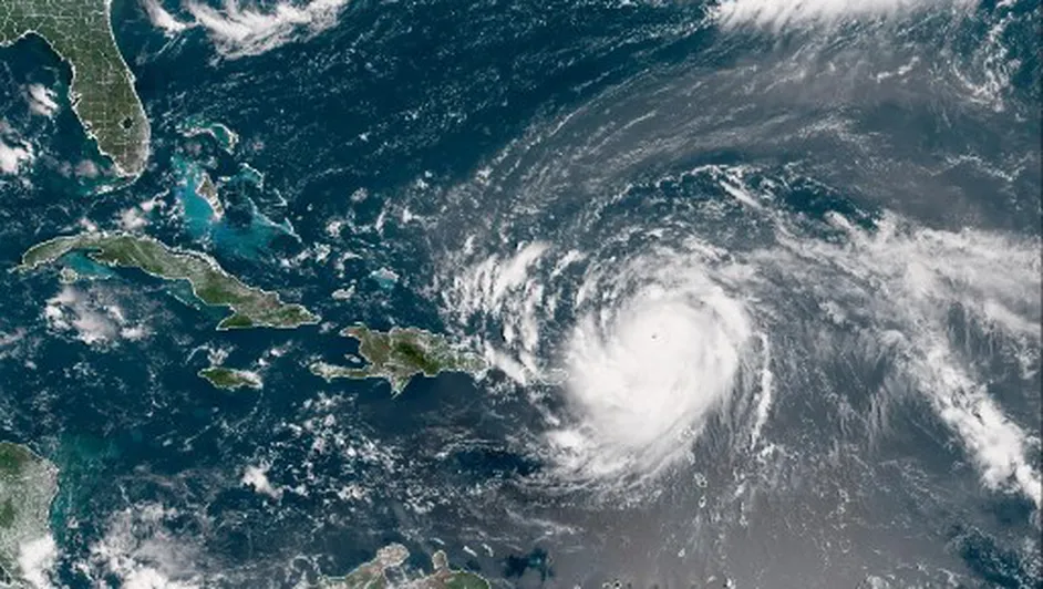 Erin se convierte en huracán de categoría 5 y es calificado como “catastrófico”