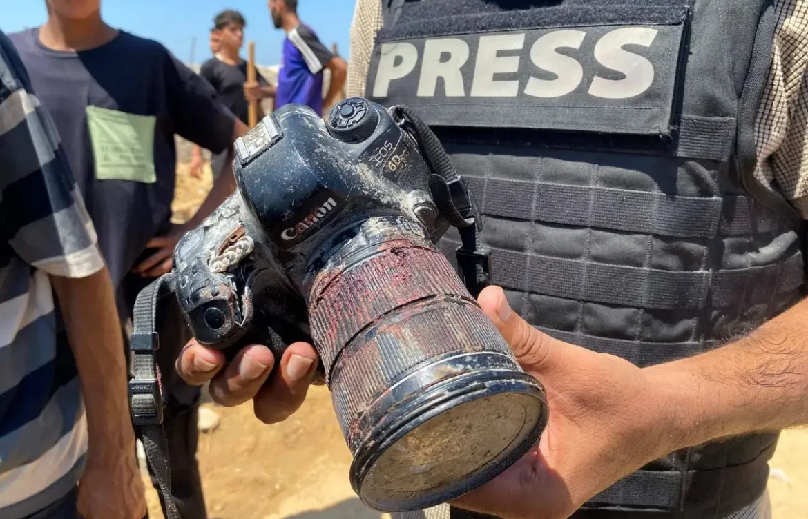 Mueren cinco periodistas en ataque israelí contra hospital en Gaza