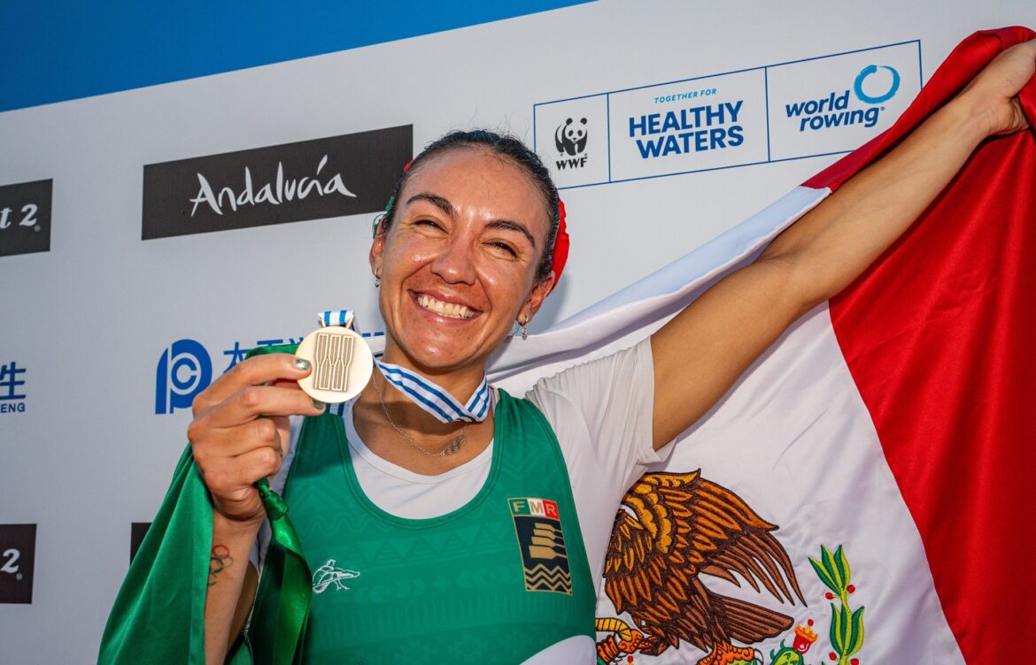 Kenia Lechuga logra el bronce en Mundial de Remo Shanghái 2025