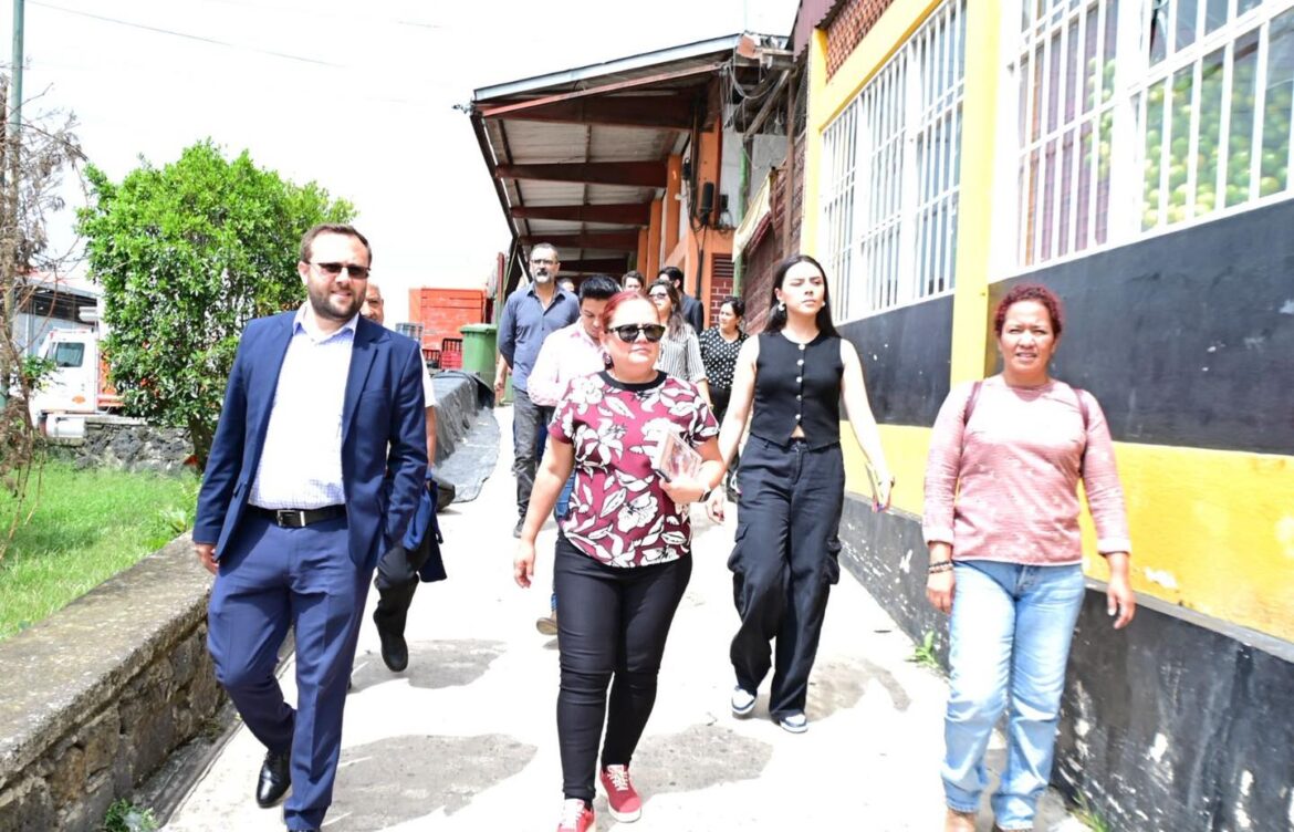 Daniela Griego destaca prácticas ambientales y sociales en la Central de Abastos de Xalapa