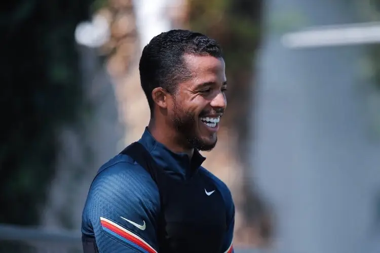 Giovani Dos Santos reaparece y muestra nueva faceta en el deporte
