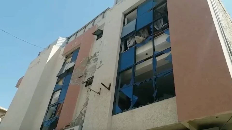 Atentado con coche bomba deja al menos 11 muertos en base militar de Pakistán