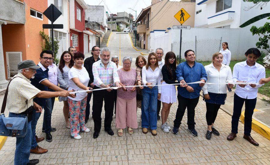 Con cada obra entregada en Xalapa mejoramos la calidad de vida de la gente: Alberto Islas