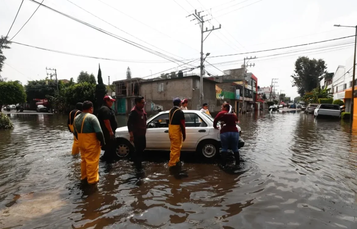 Brugada anuncia medidas urgentes para atender inundaciones en Iztapalapa