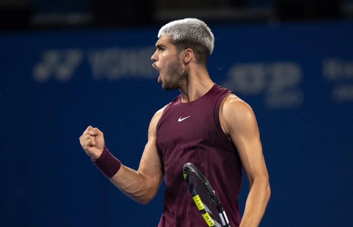 Carlos Alcaraz avanza a cuartos de final del Abierto de Japón tras vencer a Zizou Bergs