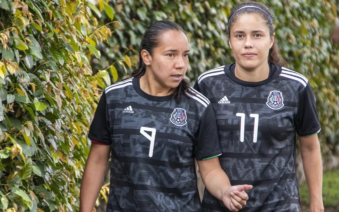 Charlyn Corral y Lizbeth Ovalle nominadas a Mejor Jugadora de Concacaf
