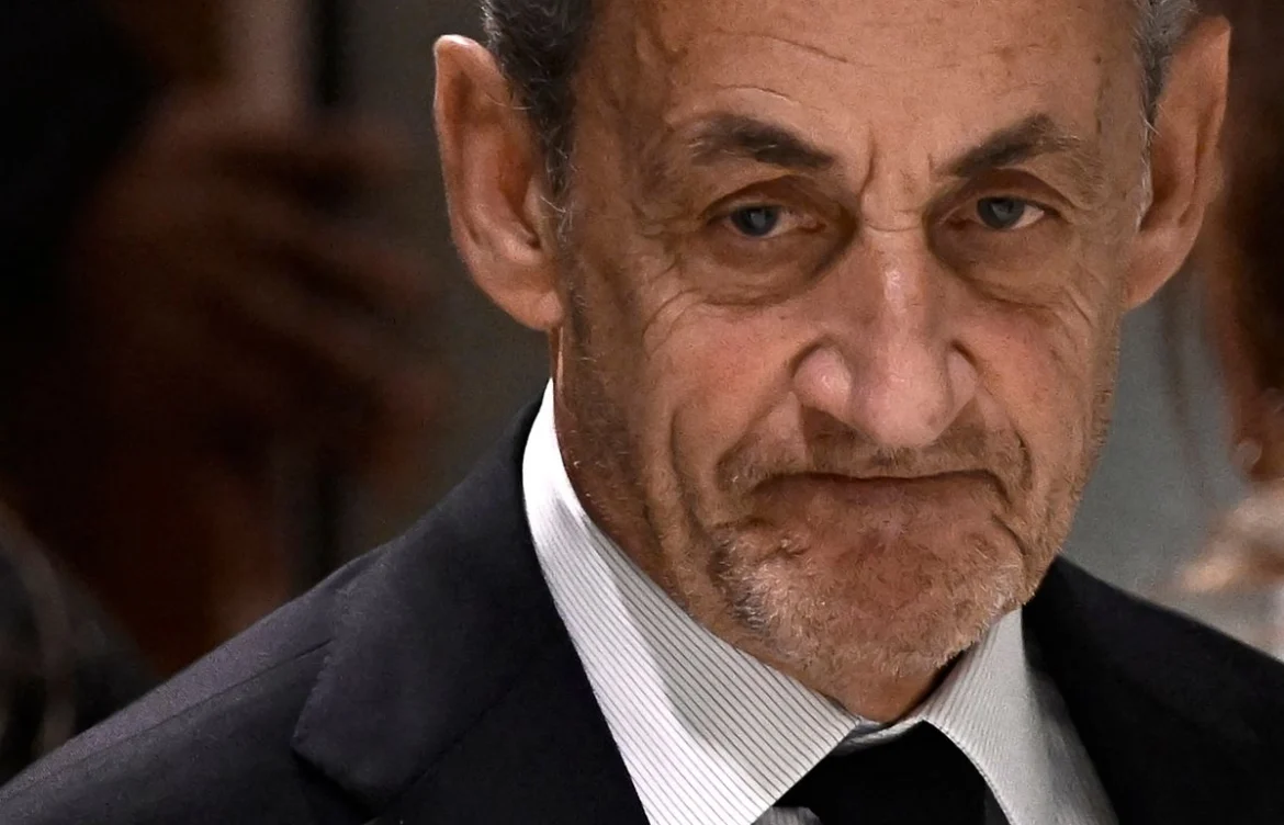 Condenan a cinco años de cárcel al expresidente francés Nicolás Sarkozy