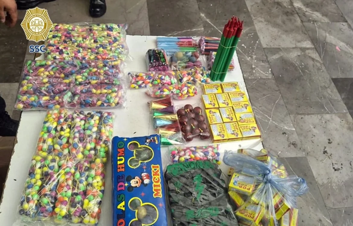 Decomisan 130 kilos de pirotecnia en operativos del Metro CDMX