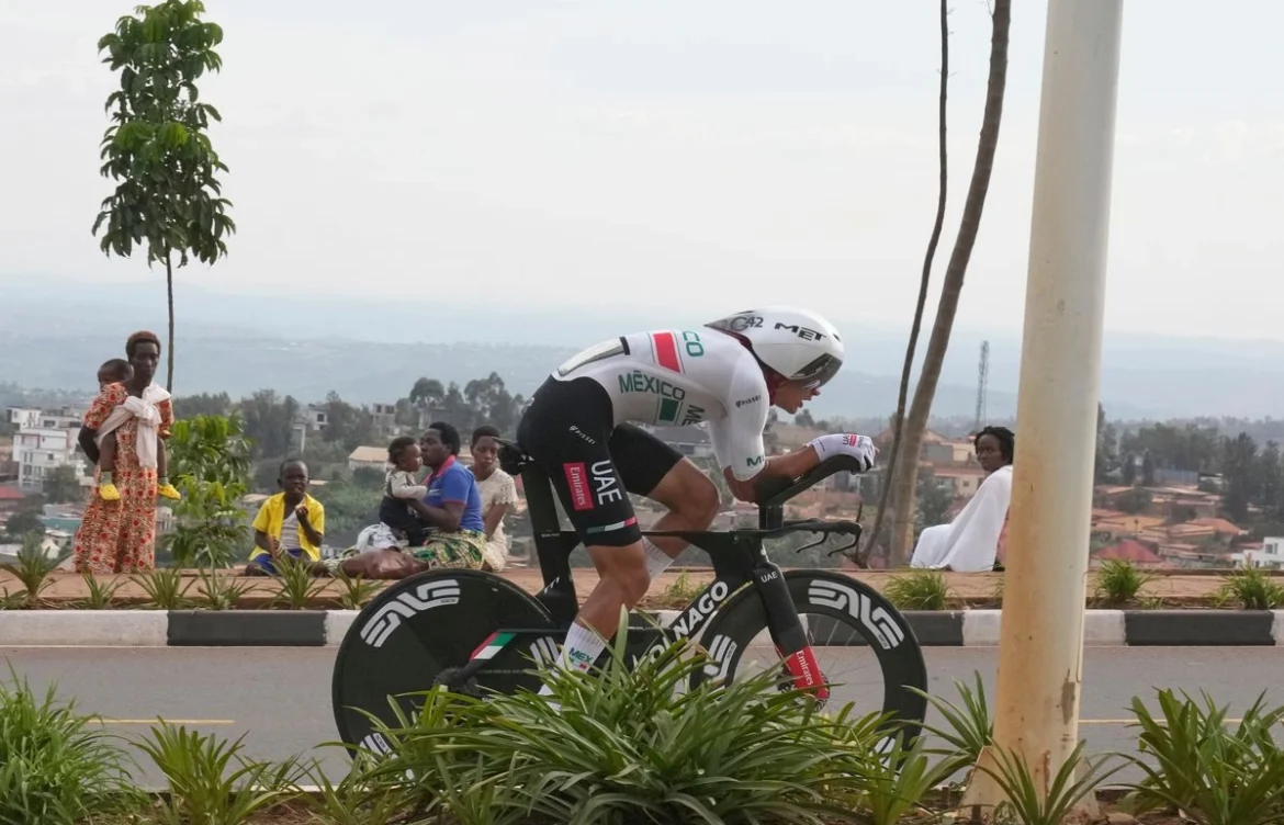 Del Toro consigue histórico quinto lugar en la contrarreloj del Mundial en Kigali